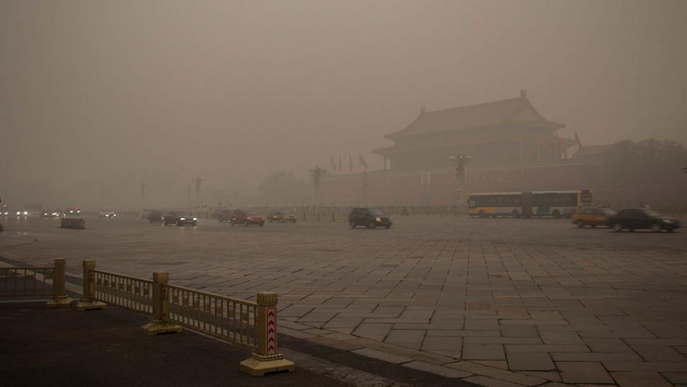 De Poort van de Hemelse Vrede in Beijing deze week, in de smog.