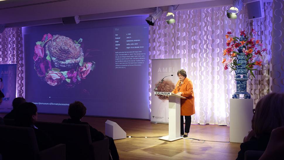 Bianca du Mortier spreekt de IFFTI-bezoekers toe